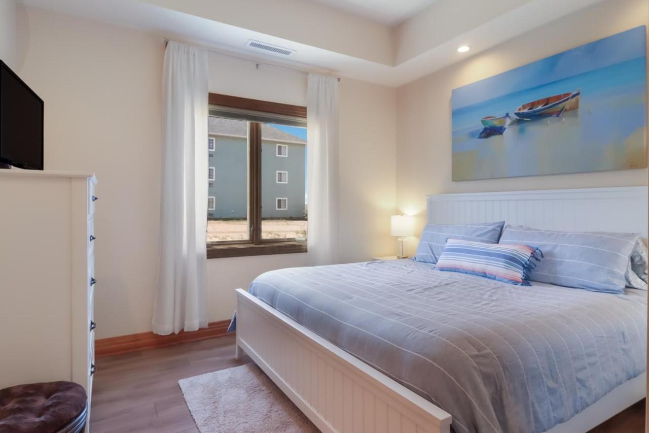 Sugar Beach Villa 1012 Luxury Waterfront Condo Traverse City Exterior photo
